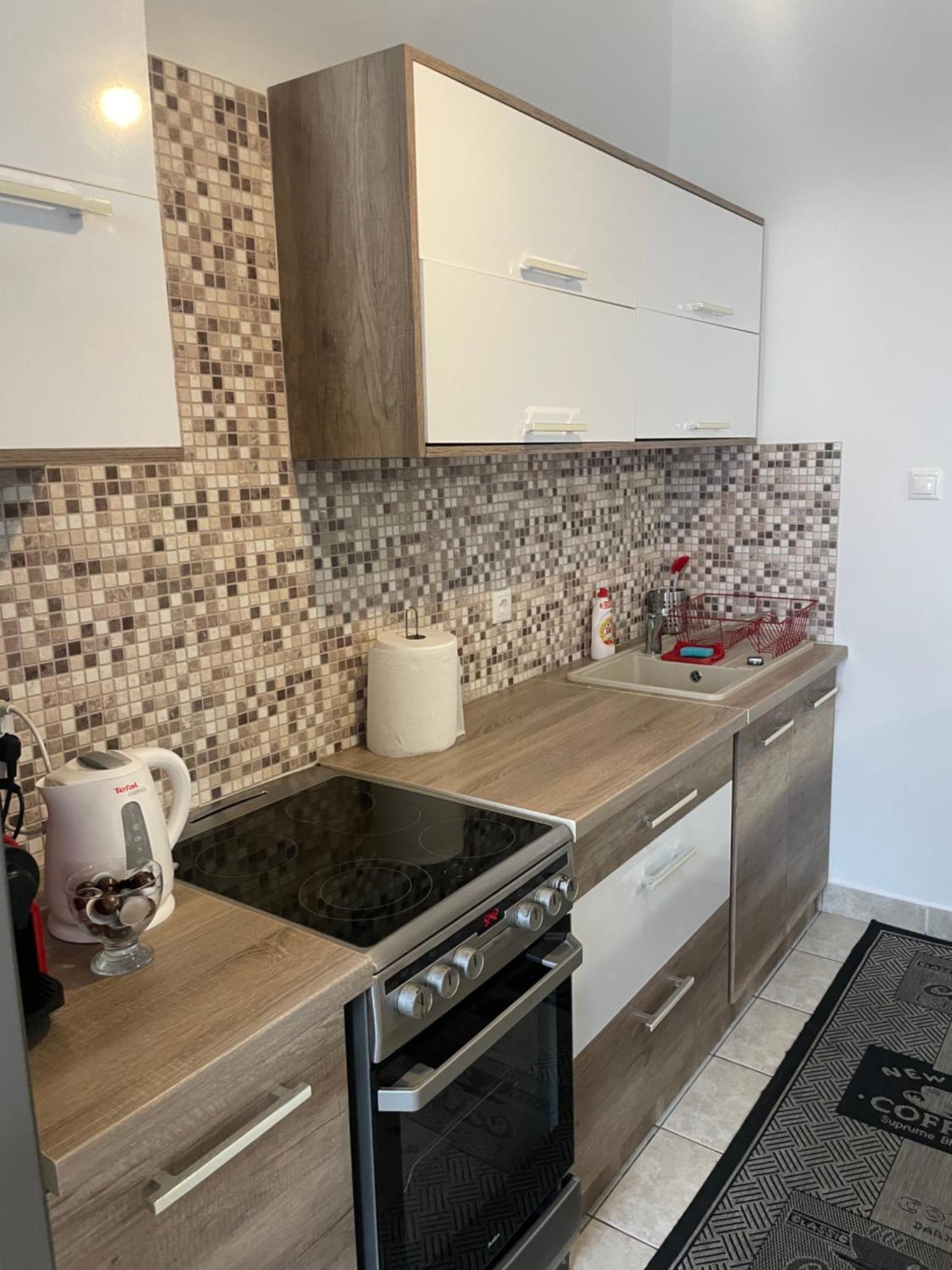 Palank Apartman Mosonmagyaróvár Esterno foto