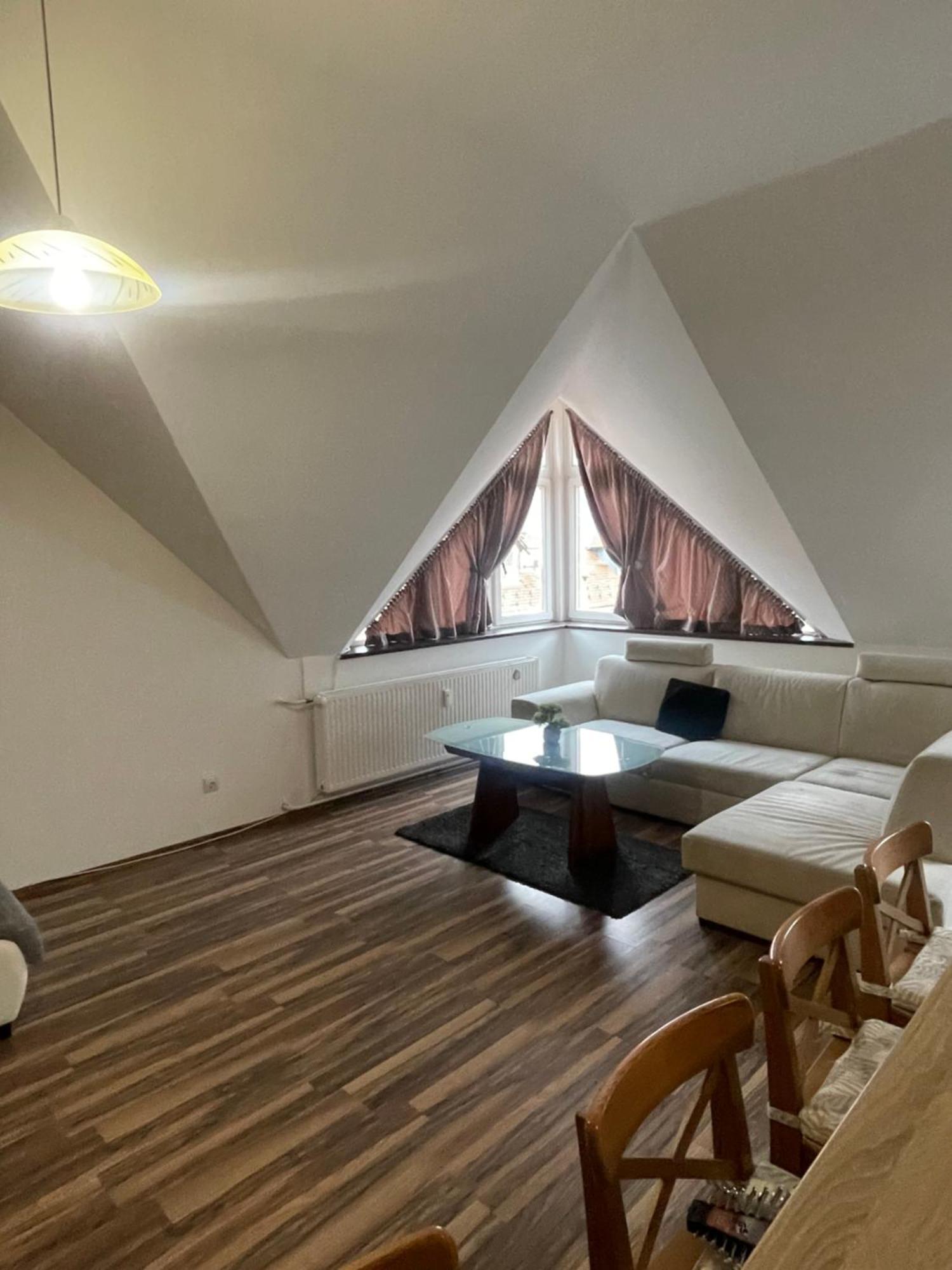 Palank Apartman Mosonmagyaróvár Esterno foto