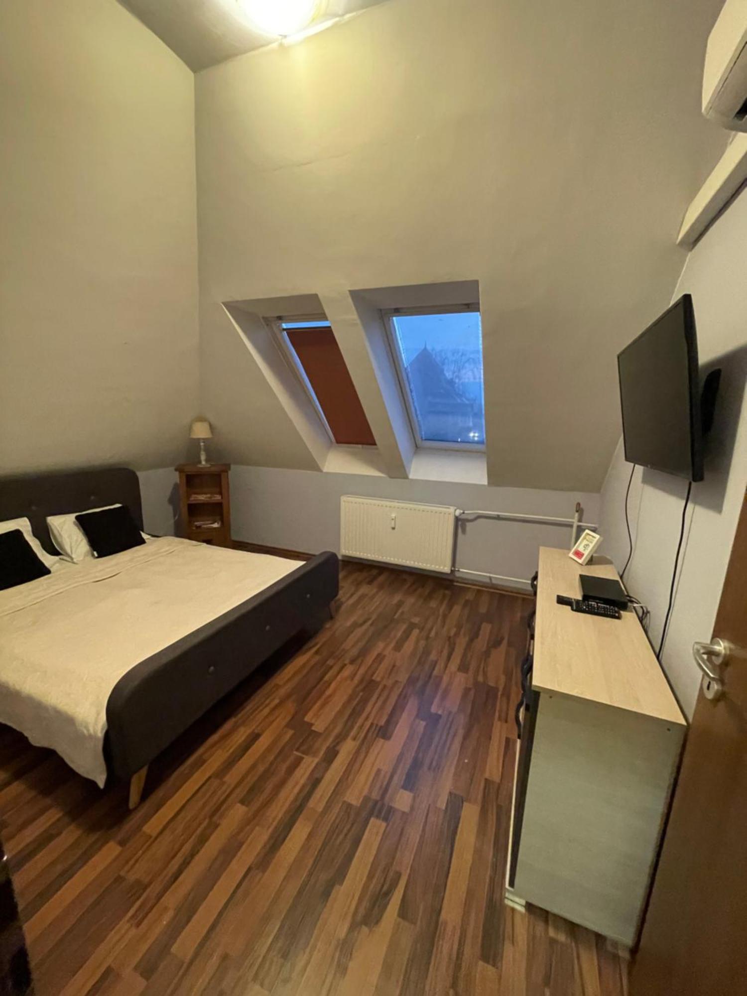Palank Apartman Mosonmagyaróvár Esterno foto