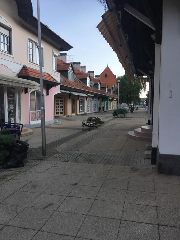 Palank Apartman Mosonmagyaróvár Esterno foto