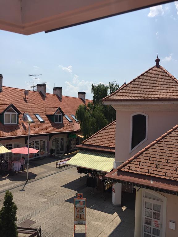 Palank Apartman Mosonmagyaróvár Esterno foto