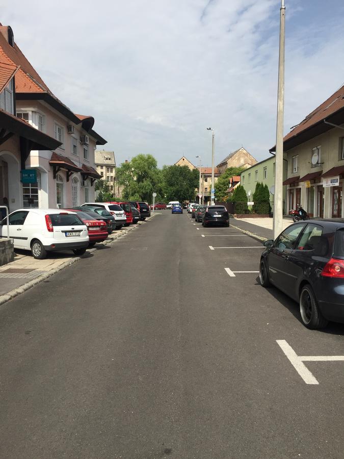 Palank Apartman Mosonmagyaróvár Esterno foto